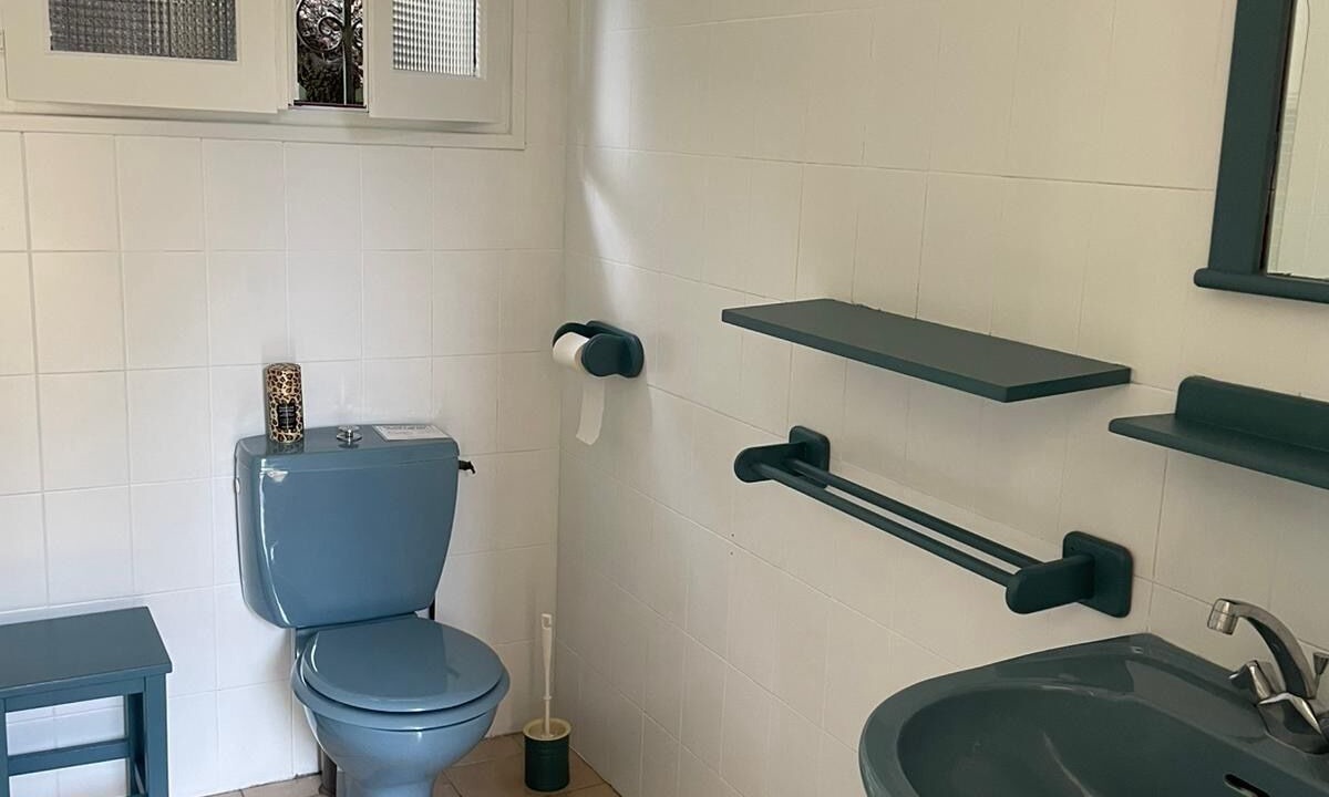 Photo of Bathroom in Oms