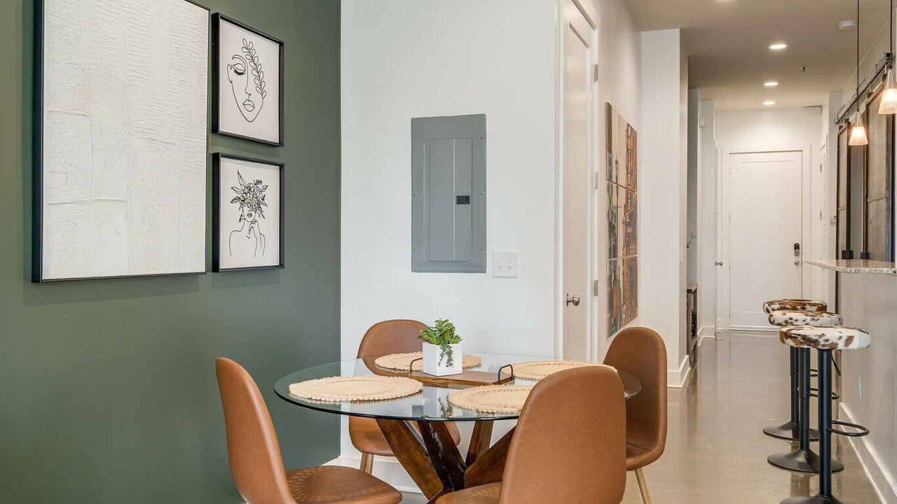 Photo of Livingroom in Midtown