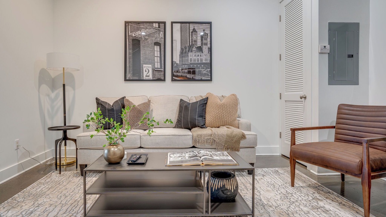 Photo of Livingroom in Midtown