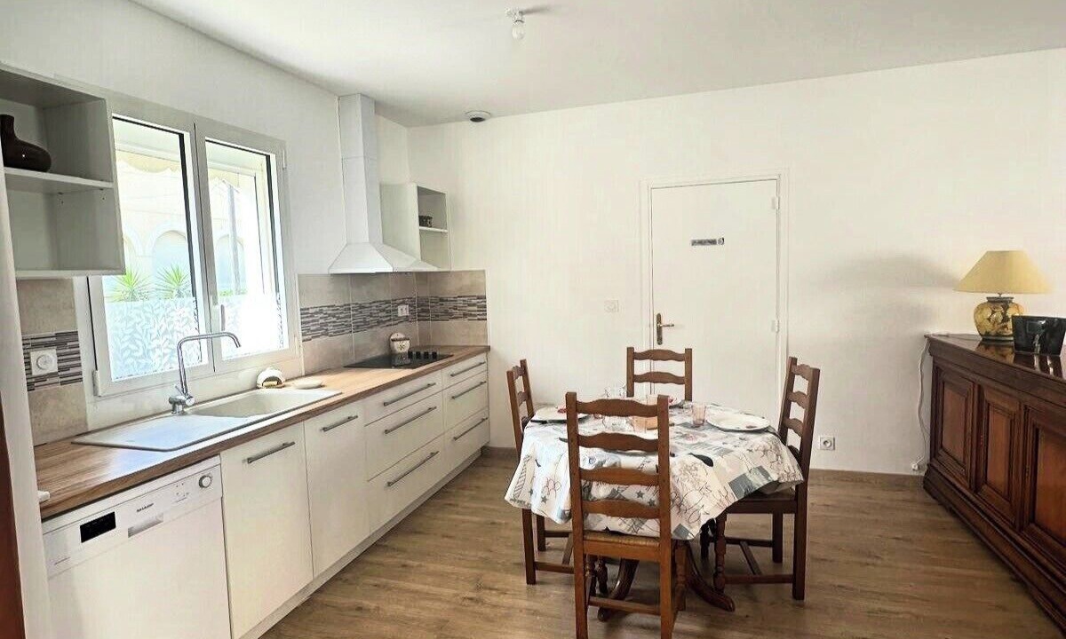 Photo of Kitchen in La Jetee