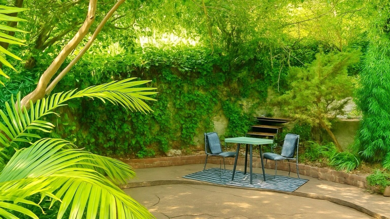 Photo of Outdoor in Hollywood Hills West