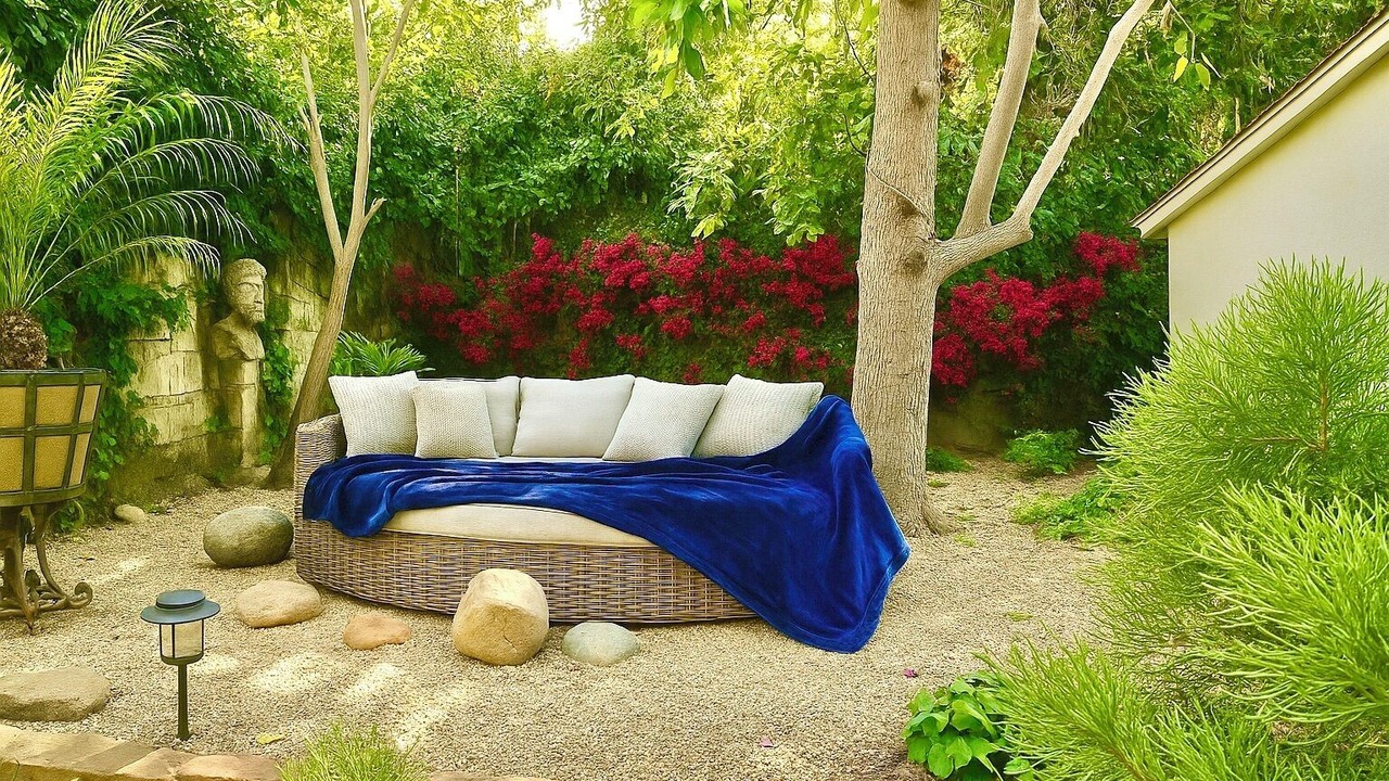 Photo of Outdoor in Hollywood Hills West