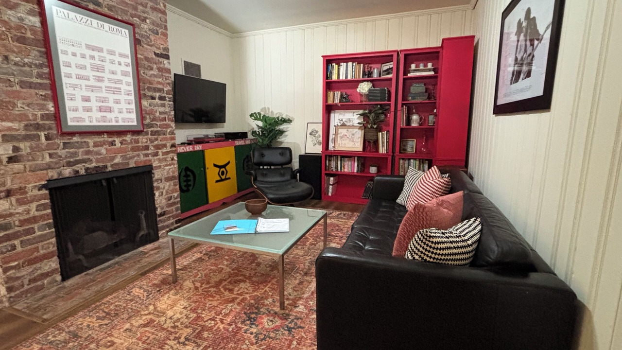 Photo of Livingroom in Chapel Hill