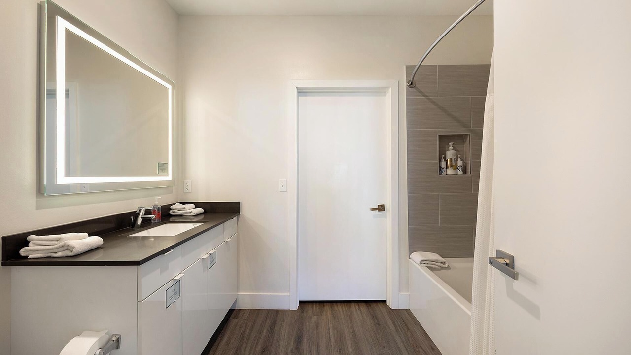 Photo of Bathroom in Port Tampa City