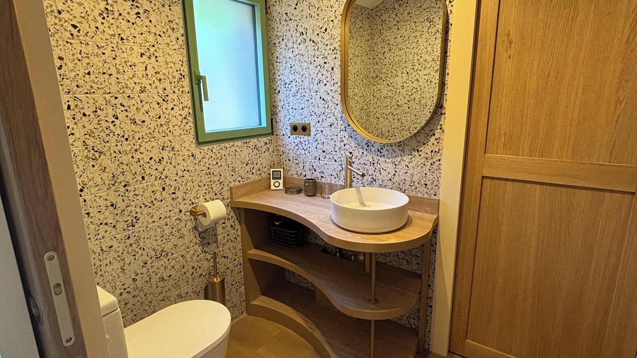 Photo of Bathroom in Locronan