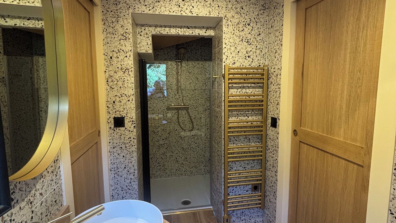 Photo of Bathroom in Locronan