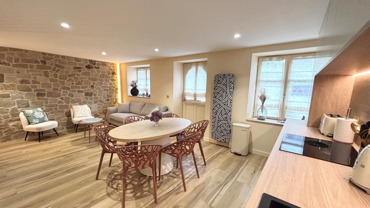 Photo of Others in Locronan