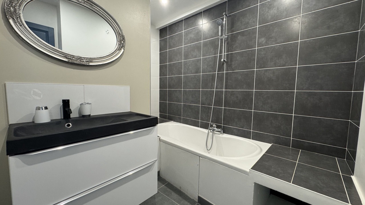 Photo of Bathroom in Le Mans