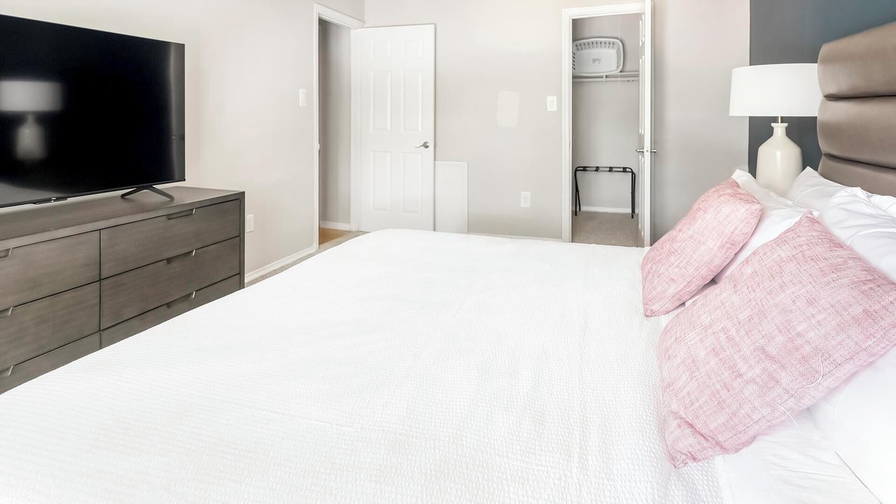 Photo of Bedroom in Greenbelt
