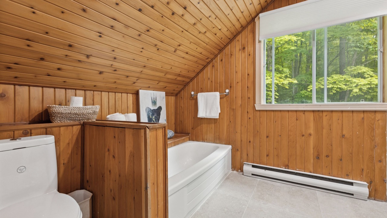 Photo of Bathroom in Argenteuil Regional County Municipality