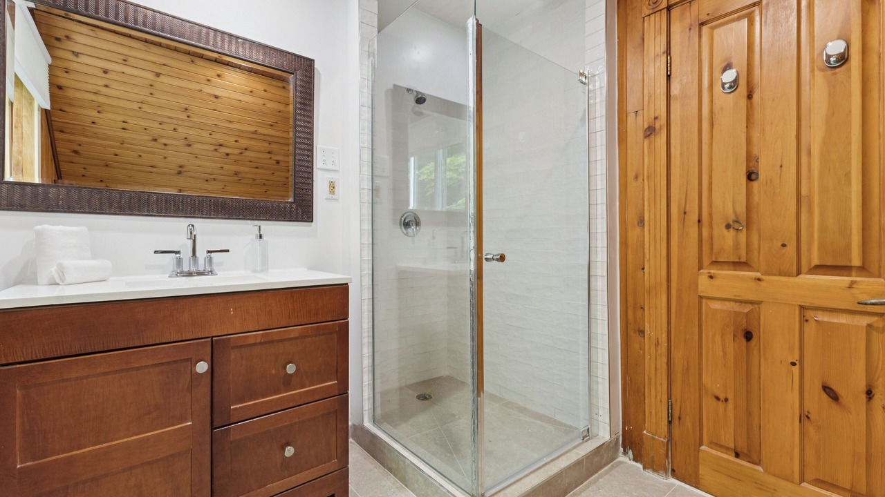 Photo of Bathroom in Argenteuil Regional County Municipality