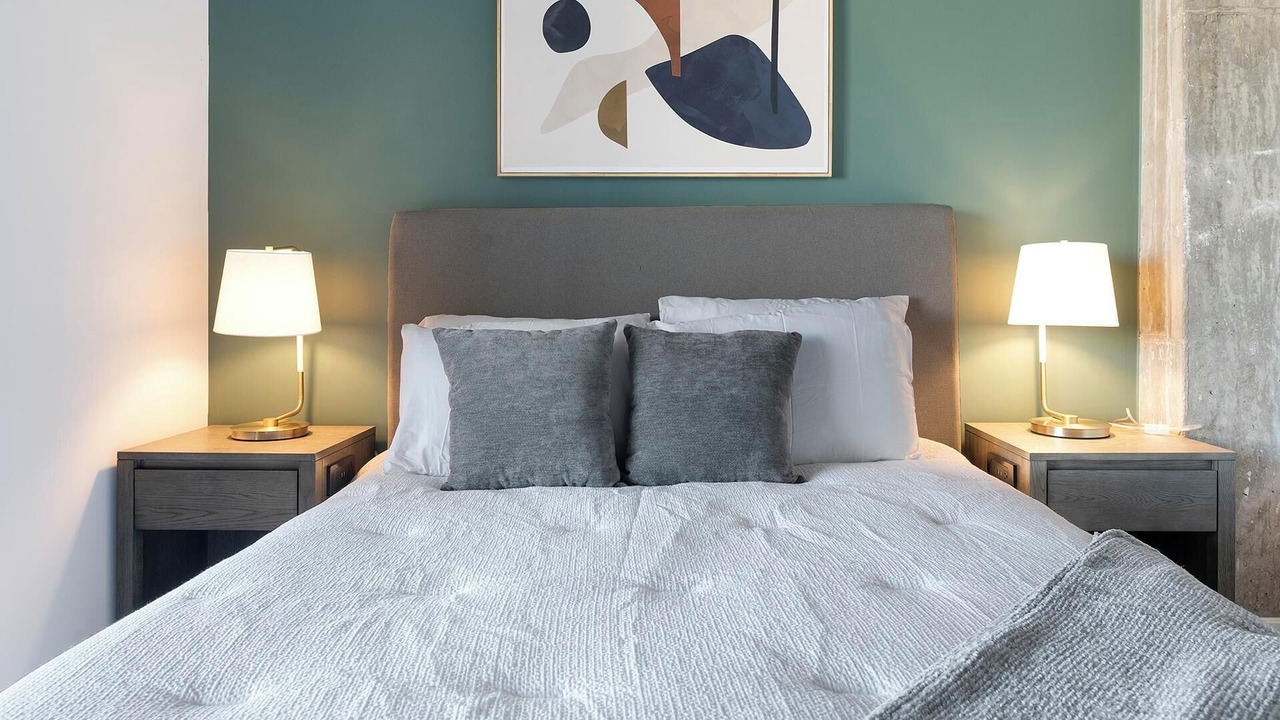Photo of Bedroom in Baileys Crossroads