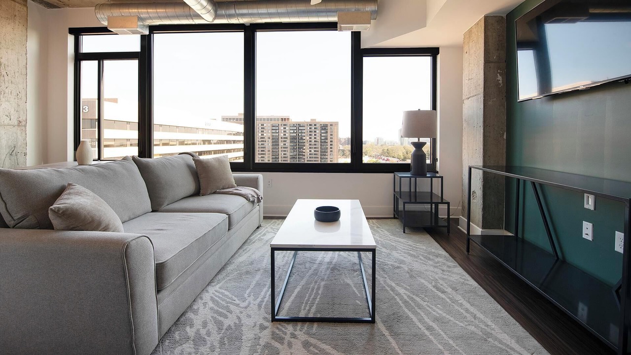 Photo of Livingroom in Baileys Crossroads