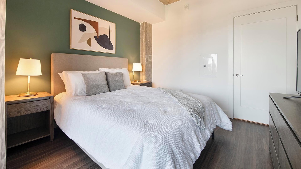 Photo of Bedroom in Baileys Crossroads