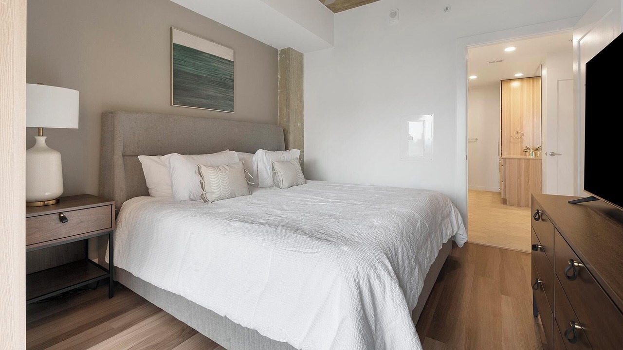 Photo of Bedroom in Baileys Crossroads