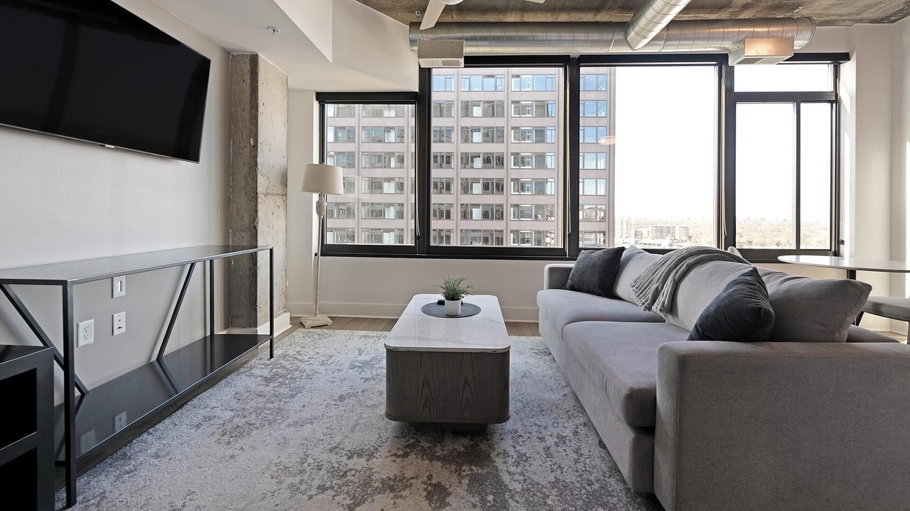 Photo of Livingroom in Baileys Crossroads