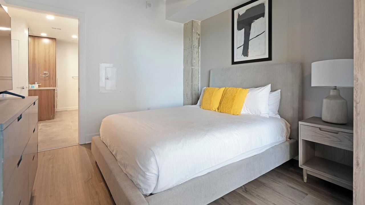 Photo of Bedroom in Baileys Crossroads