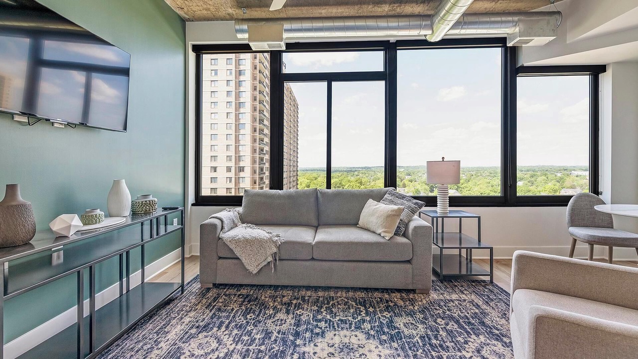 Photo of Livingroom in Baileys Crossroads