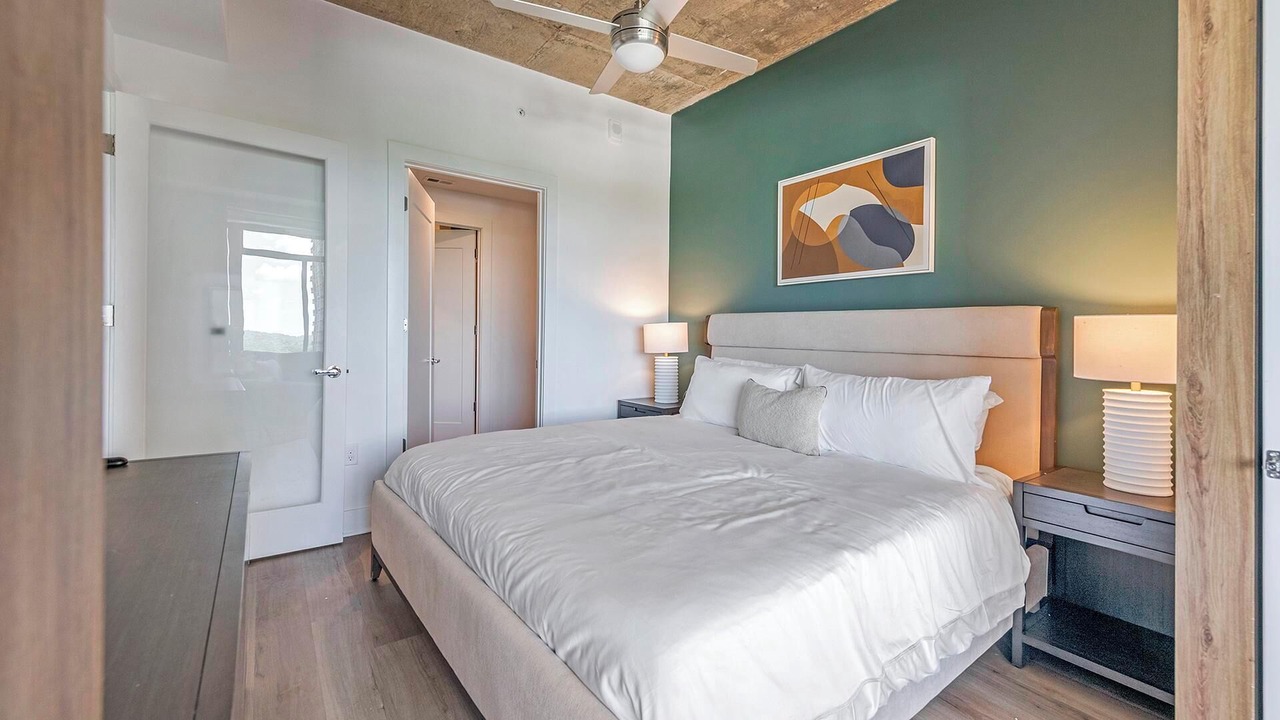 Photo of Bedroom in Baileys Crossroads