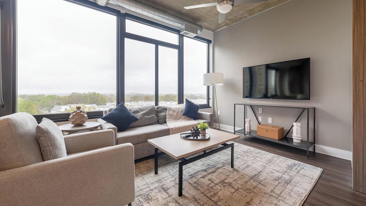 Photo of Livingroom in Baileys Crossroads