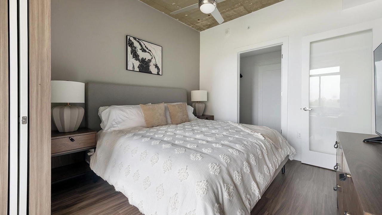 Photo of Bedroom in Baileys Crossroads