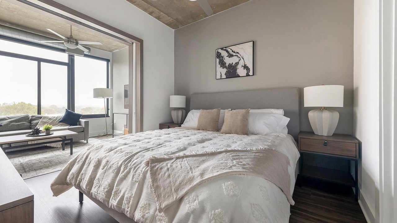 Photo of Bedroom in Baileys Crossroads