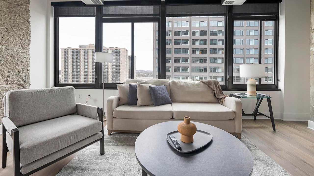Photo of Livingroom in Baileys Crossroads