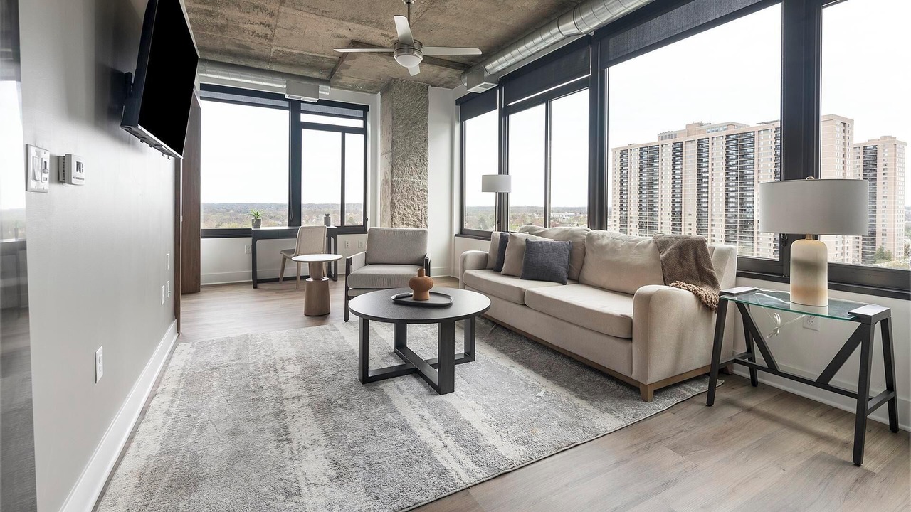 Photo of Livingroom in Baileys Crossroads