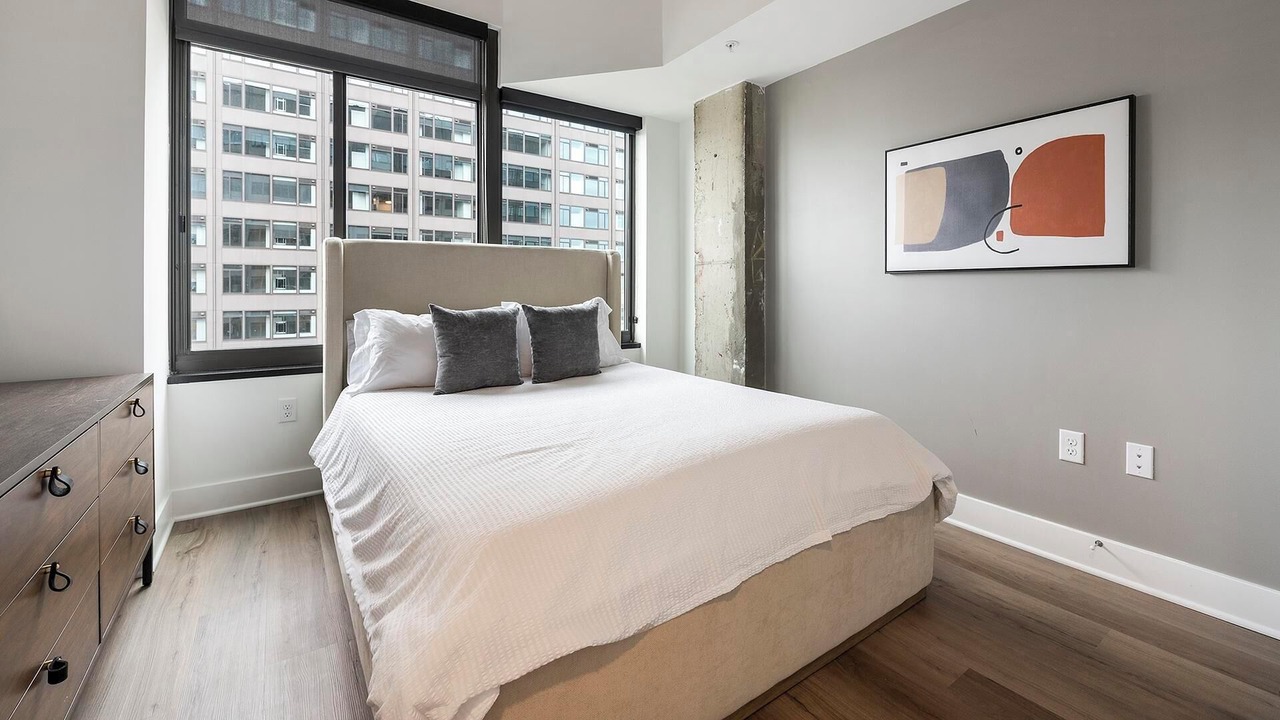 Photo of Bedroom in Baileys Crossroads