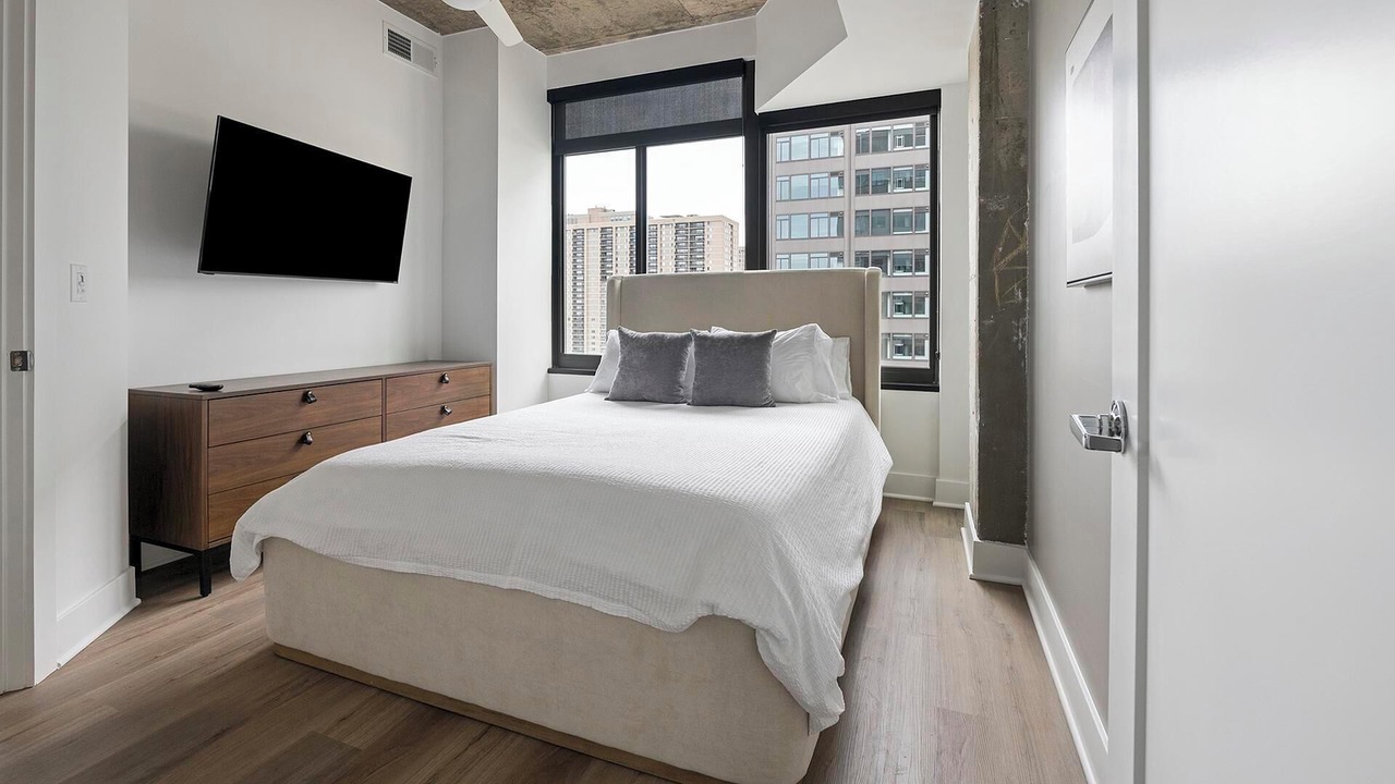 Photo of Bedroom in Baileys Crossroads