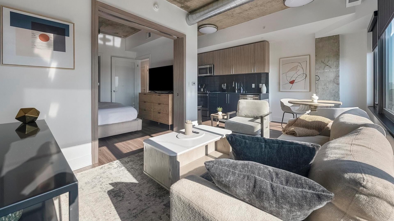 Photo of Livingroom in Baileys Crossroads