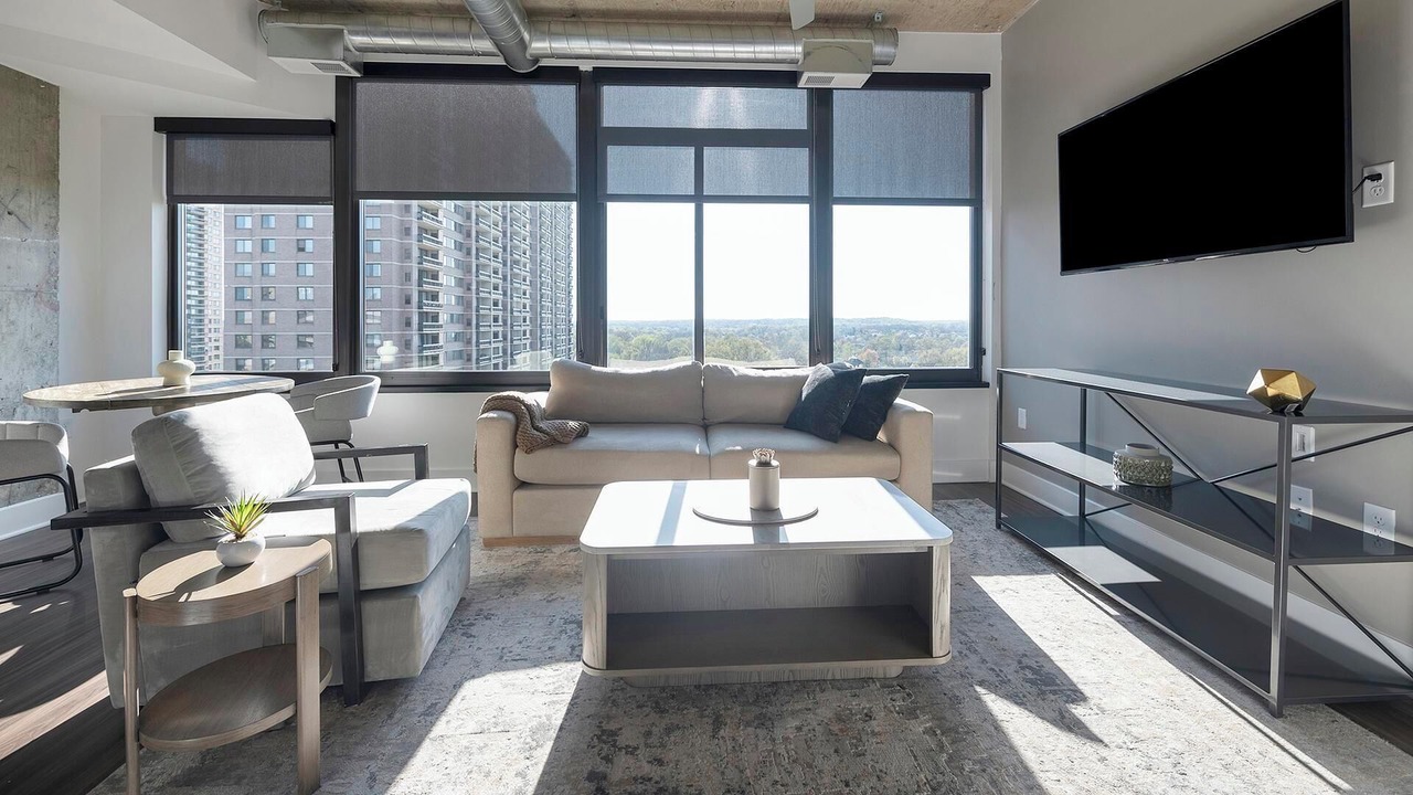 Photo of Livingroom in Baileys Crossroads