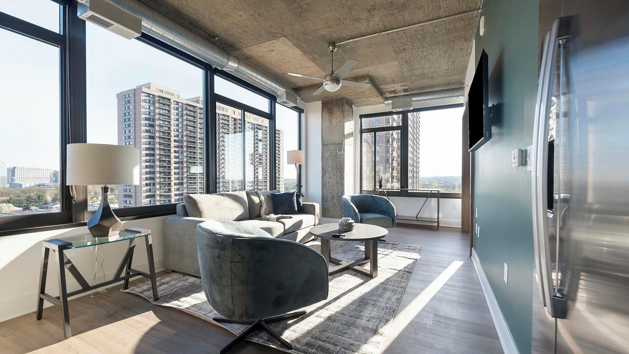 Photo of Livingroom in Baileys Crossroads