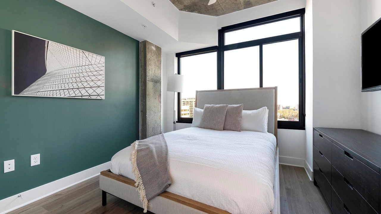 Photo of Bedroom in Baileys Crossroads