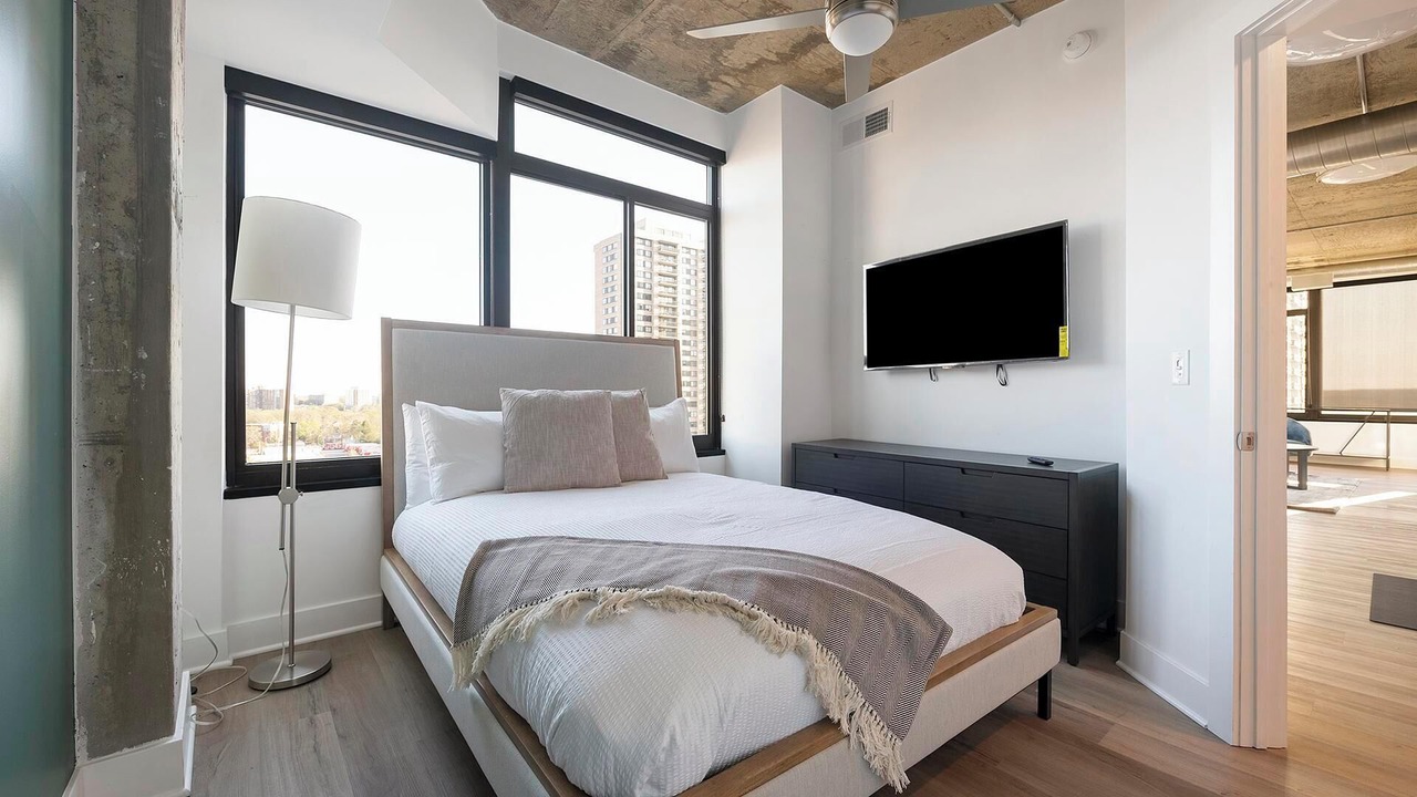 Photo of Bedroom in Baileys Crossroads