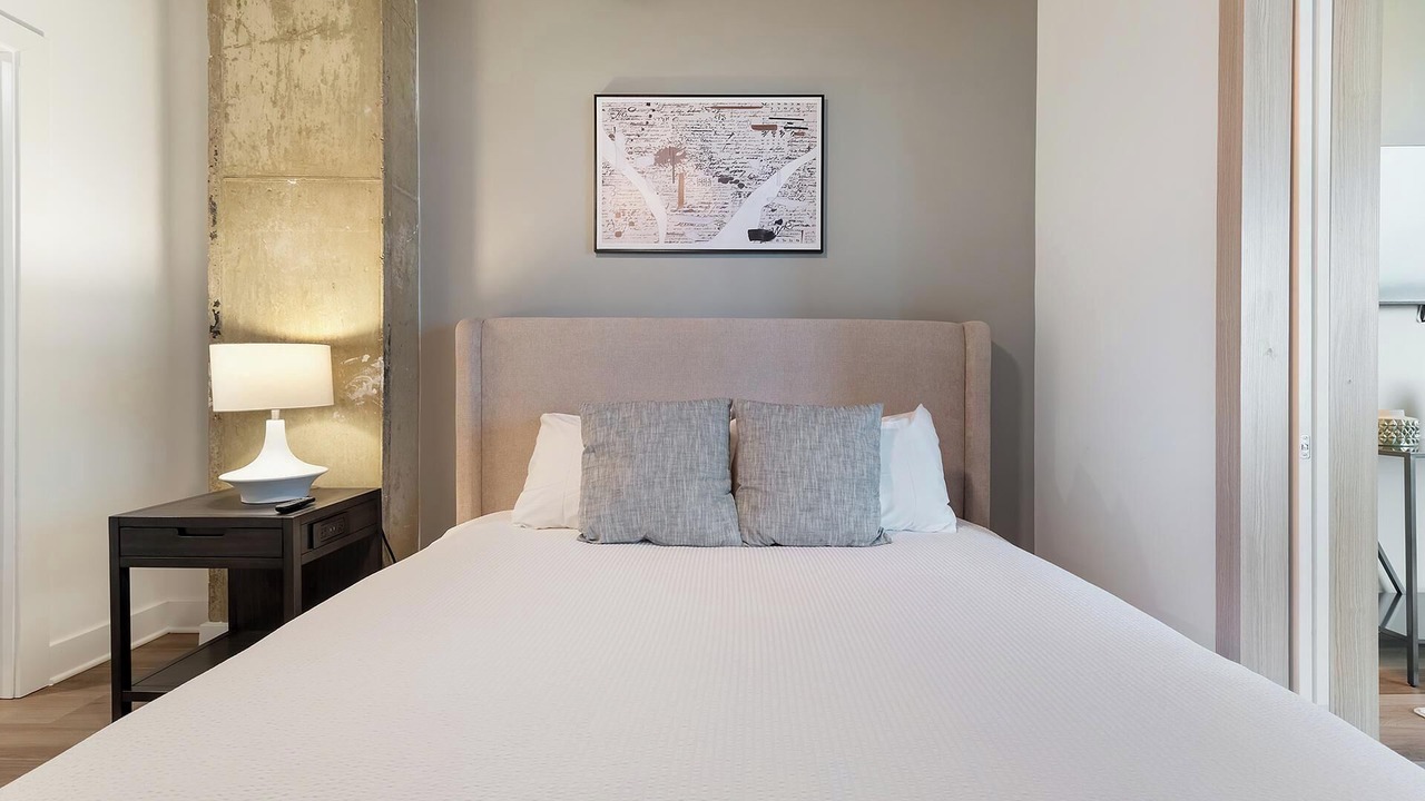 Photo of Bedroom in Baileys Crossroads
