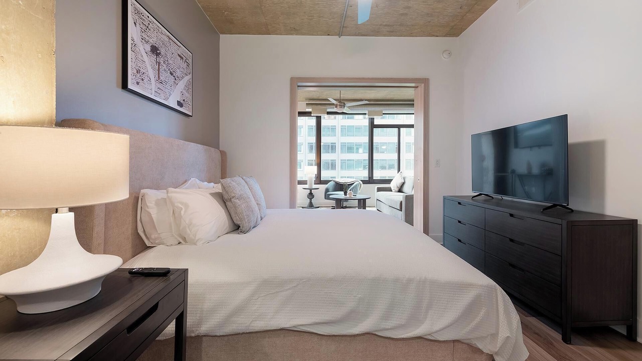 Photo of Bedroom in Baileys Crossroads
