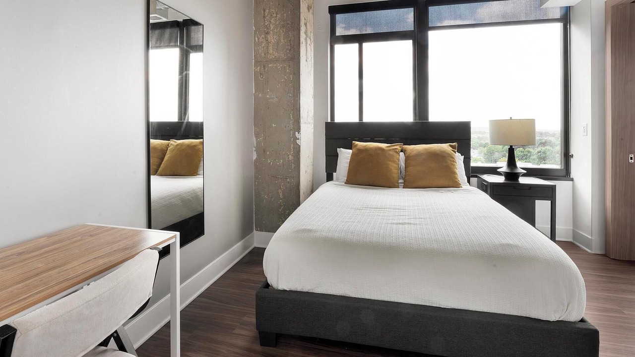 Photo of Bedroom in Baileys Crossroads