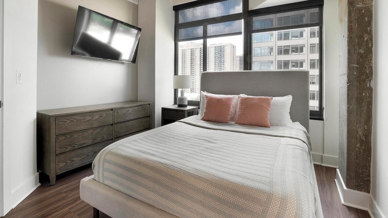 Photo of Bedroom in Baileys Crossroads