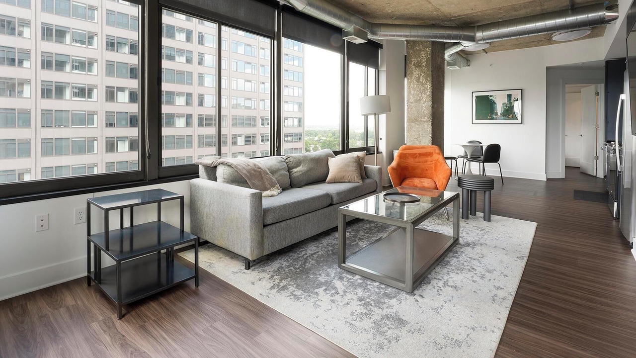 Photo of Livingroom in Baileys Crossroads