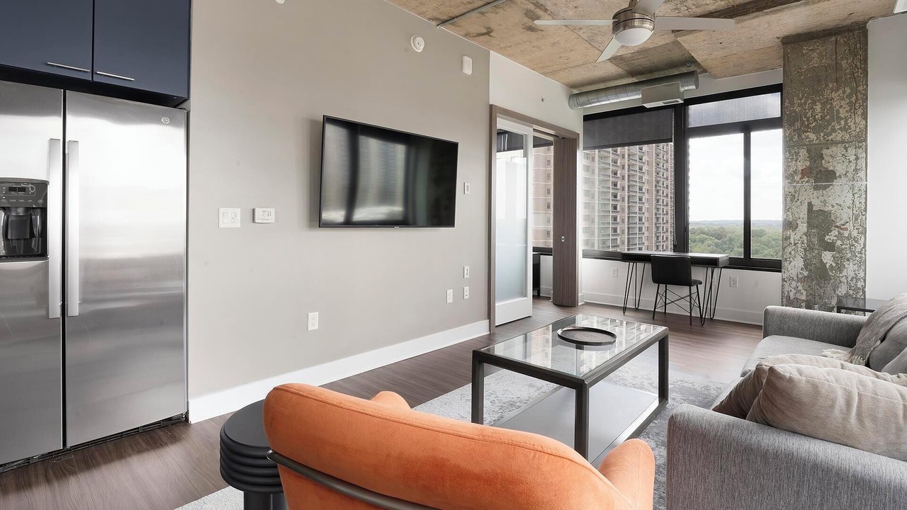 Photo of Livingroom in Baileys Crossroads