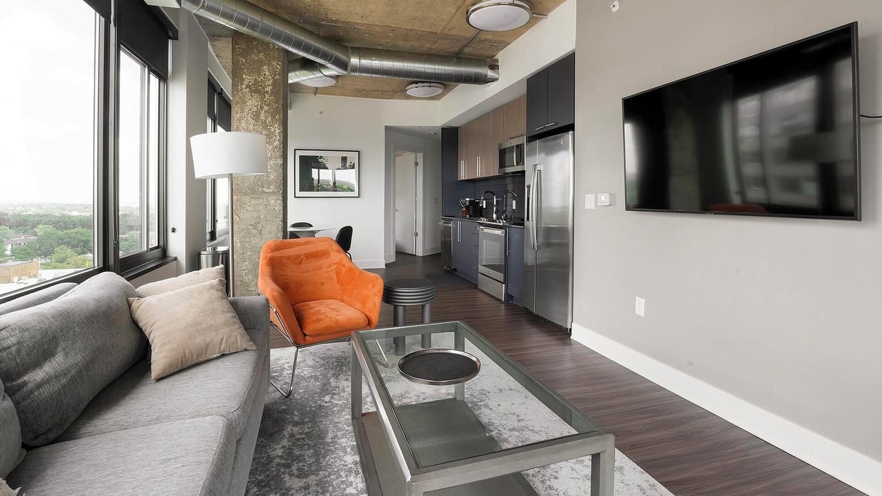 Photo of Livingroom in Baileys Crossroads