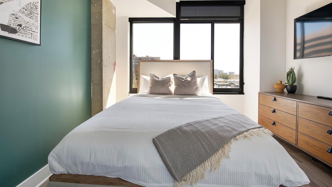 Photo of Bedroom in Baileys Crossroads