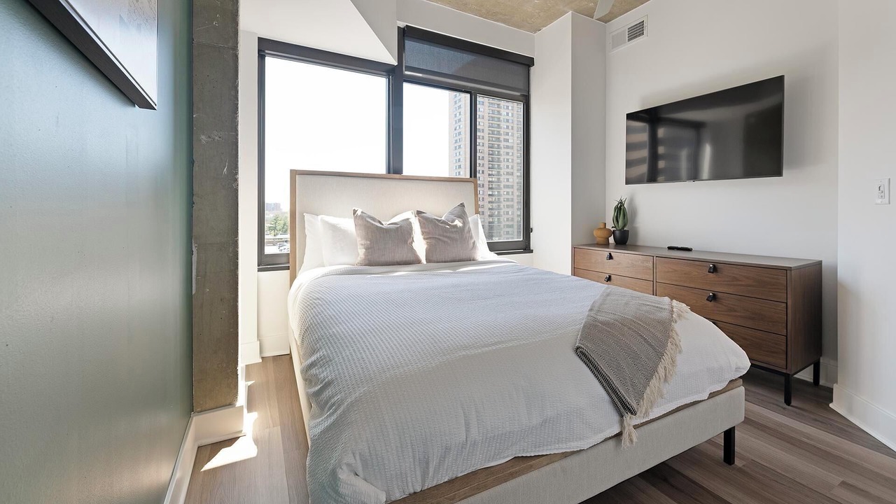 Photo of Bedroom in Baileys Crossroads
