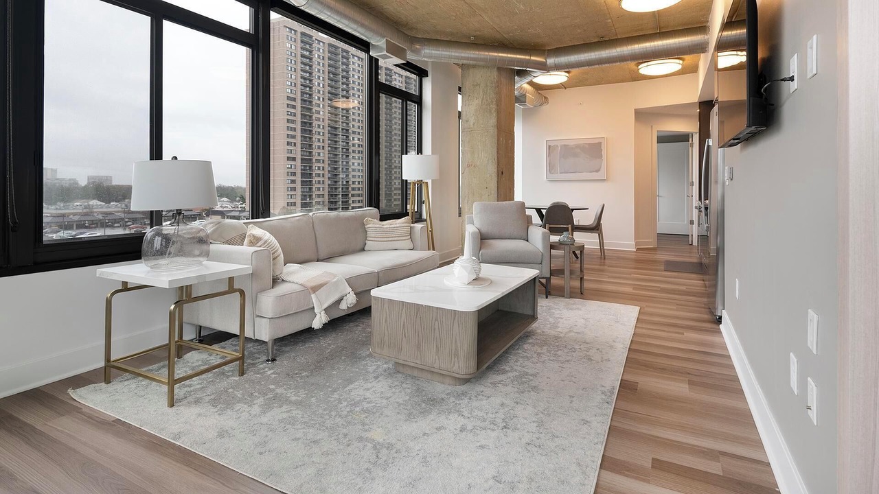 Photo of Livingroom in Baileys Crossroads