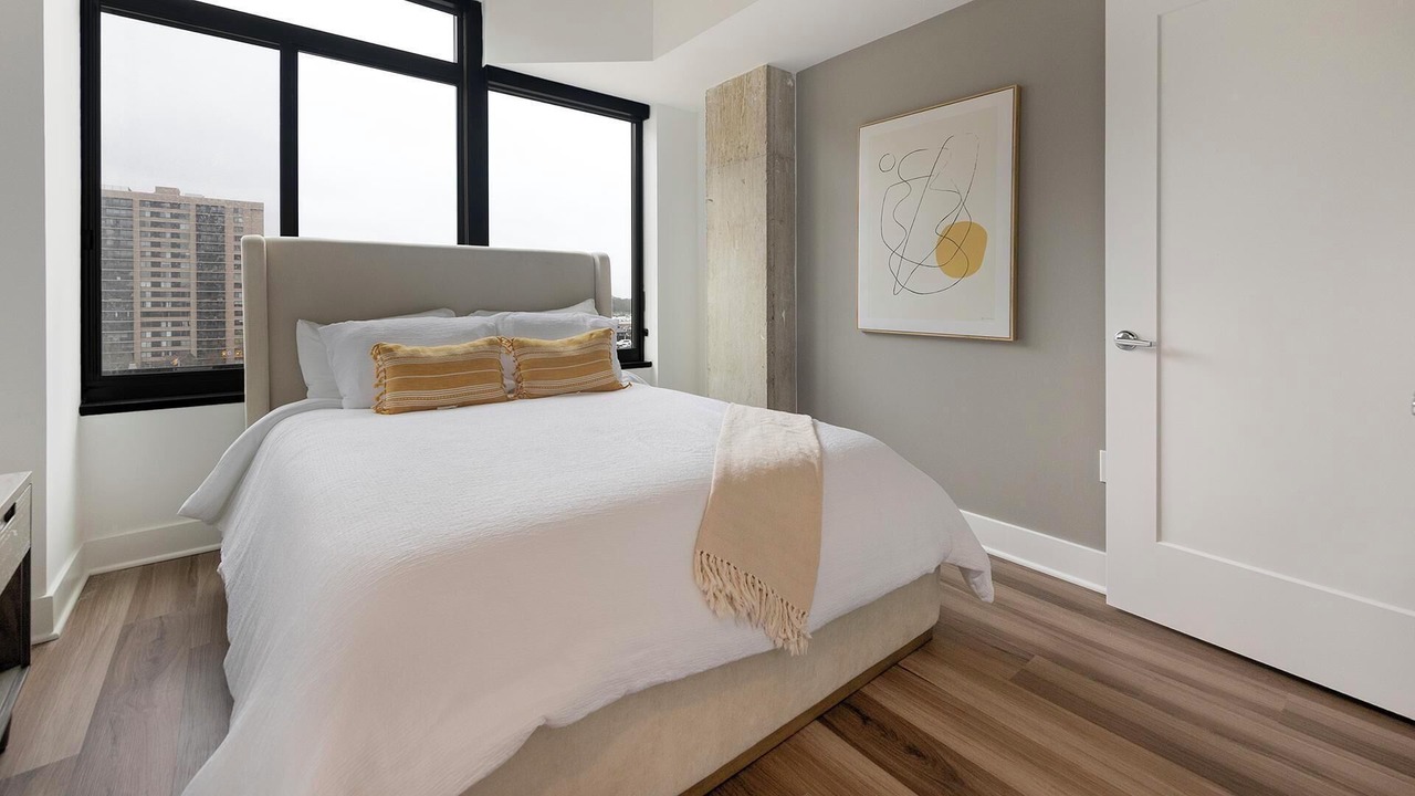 Photo of Bedroom in Baileys Crossroads