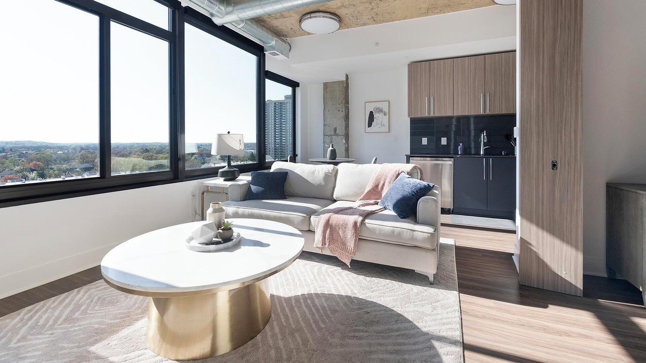 Photo of Livingroom in Baileys Crossroads