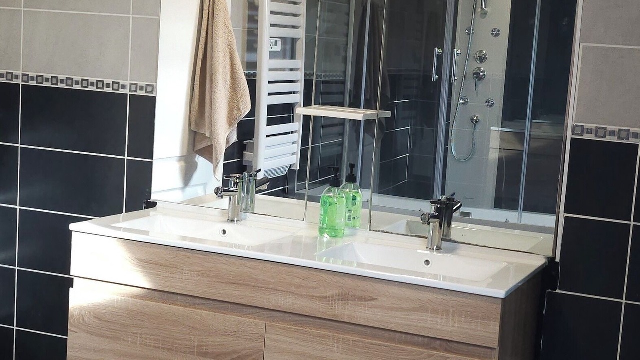 Photo of Bathroom in Saint-Clair-d'Arcey