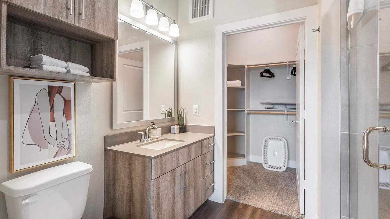Photo of Bathroom in Montopolis