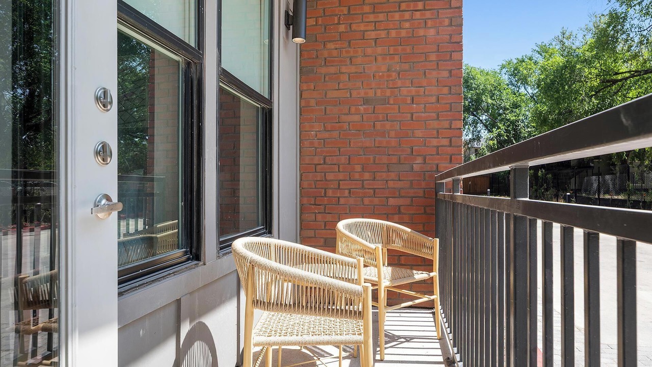 Photo of Patio Balcony in MLK